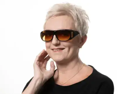 Headlight Glasses with "GlareCut" Technology E01